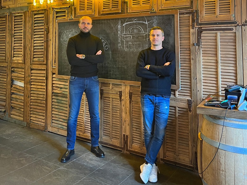 A sinistra, Mauro D'Errico, ceo e co-fondatore di Fra Diavolo A sinistra, Mauro D'Errico, ceo e co-fondatore di Fra Diavolo
